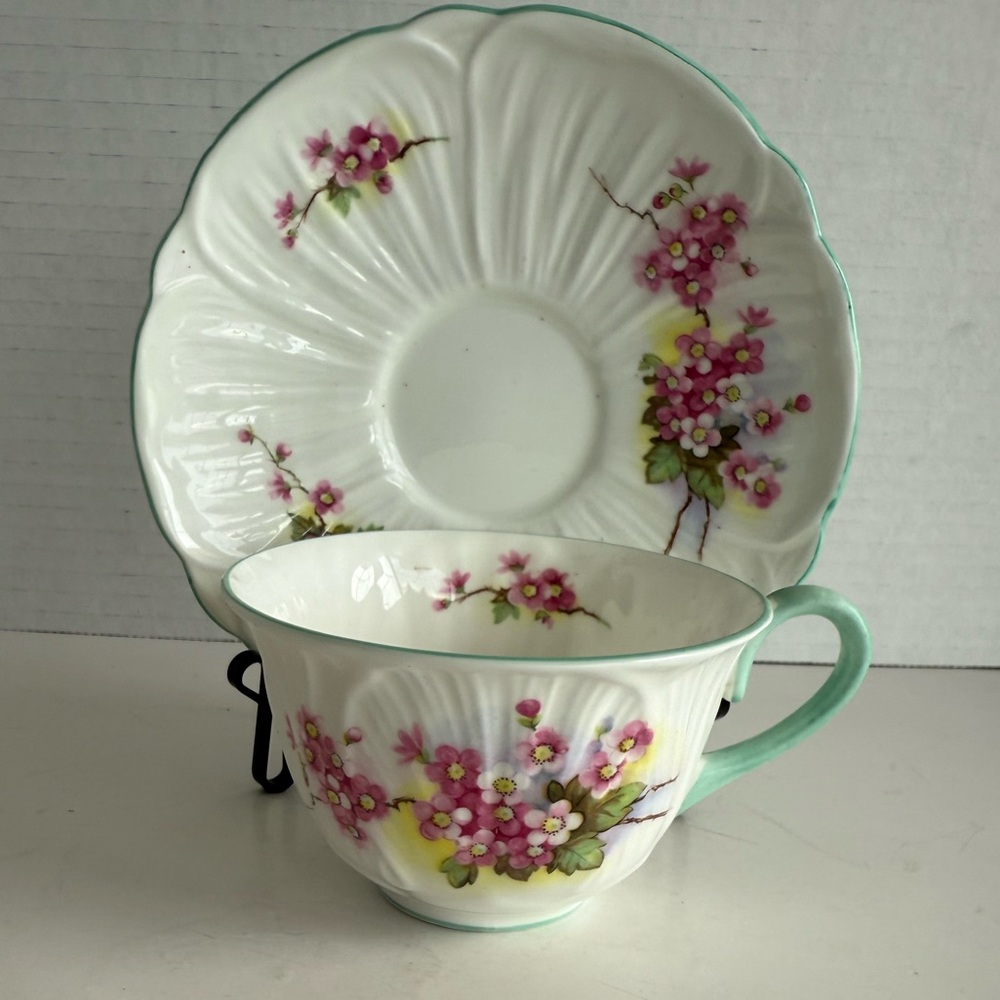 Vtg Shelley Fine Bone China Oleander Shaped Teacup and Saucer in “Blossom”